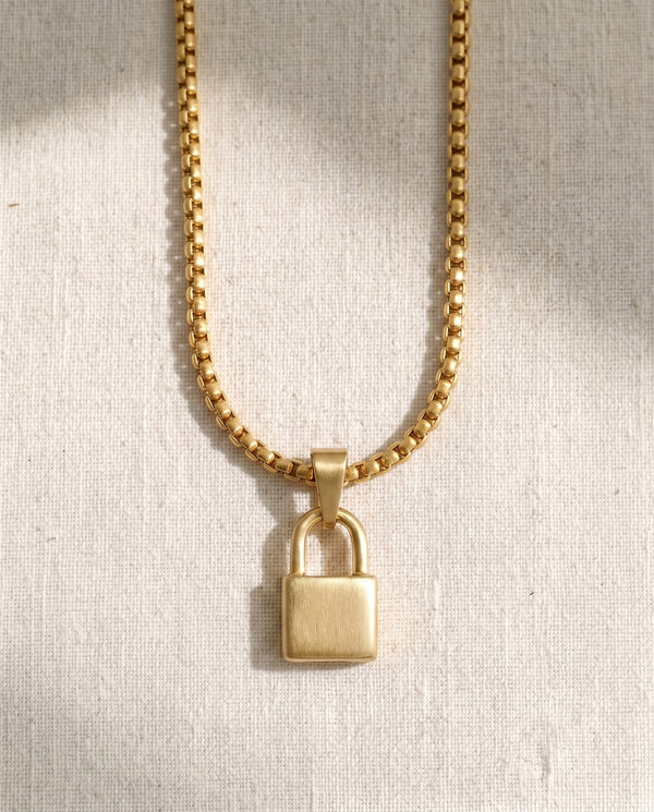 Pearl Chain + Pinky Promise Lock Pendant Set